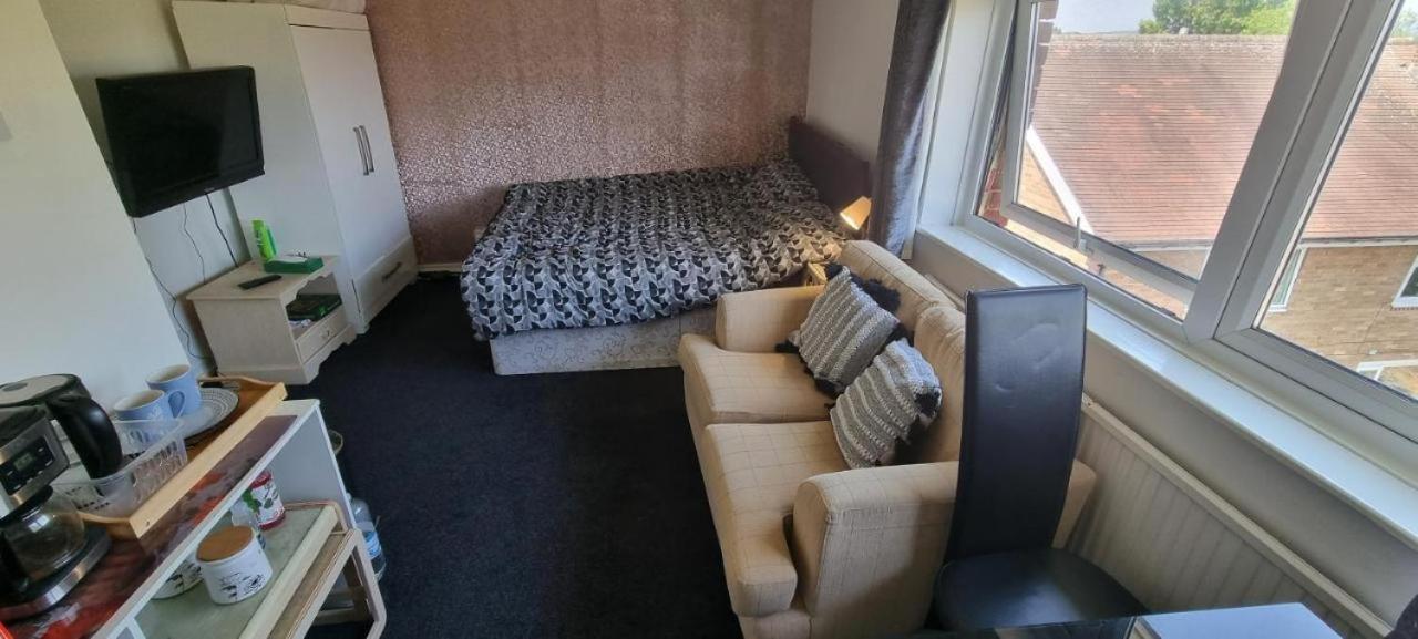 Spacious Room With Kichenet ロザーハム エクステリア 写真