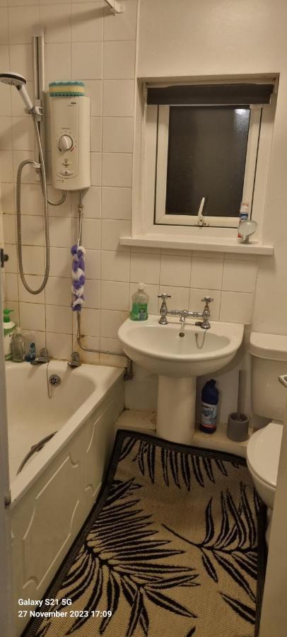 Spacious Room With Kichenet ロザーハム エクステリア 写真